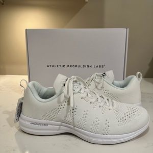 APL Techloom Pro NWT Men’s Size 10.5